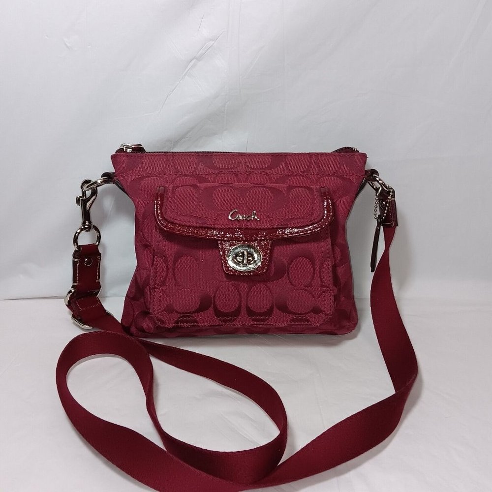 Coach F45026 Signature Canvas Pocket Swing Pack Crimson - Picture 1 of 11